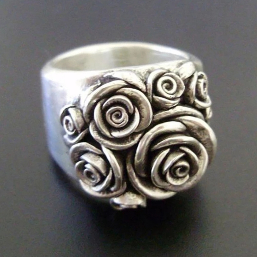 HOST PICK 💙Silver Rose Petal Ring. - Picture 2 of 6